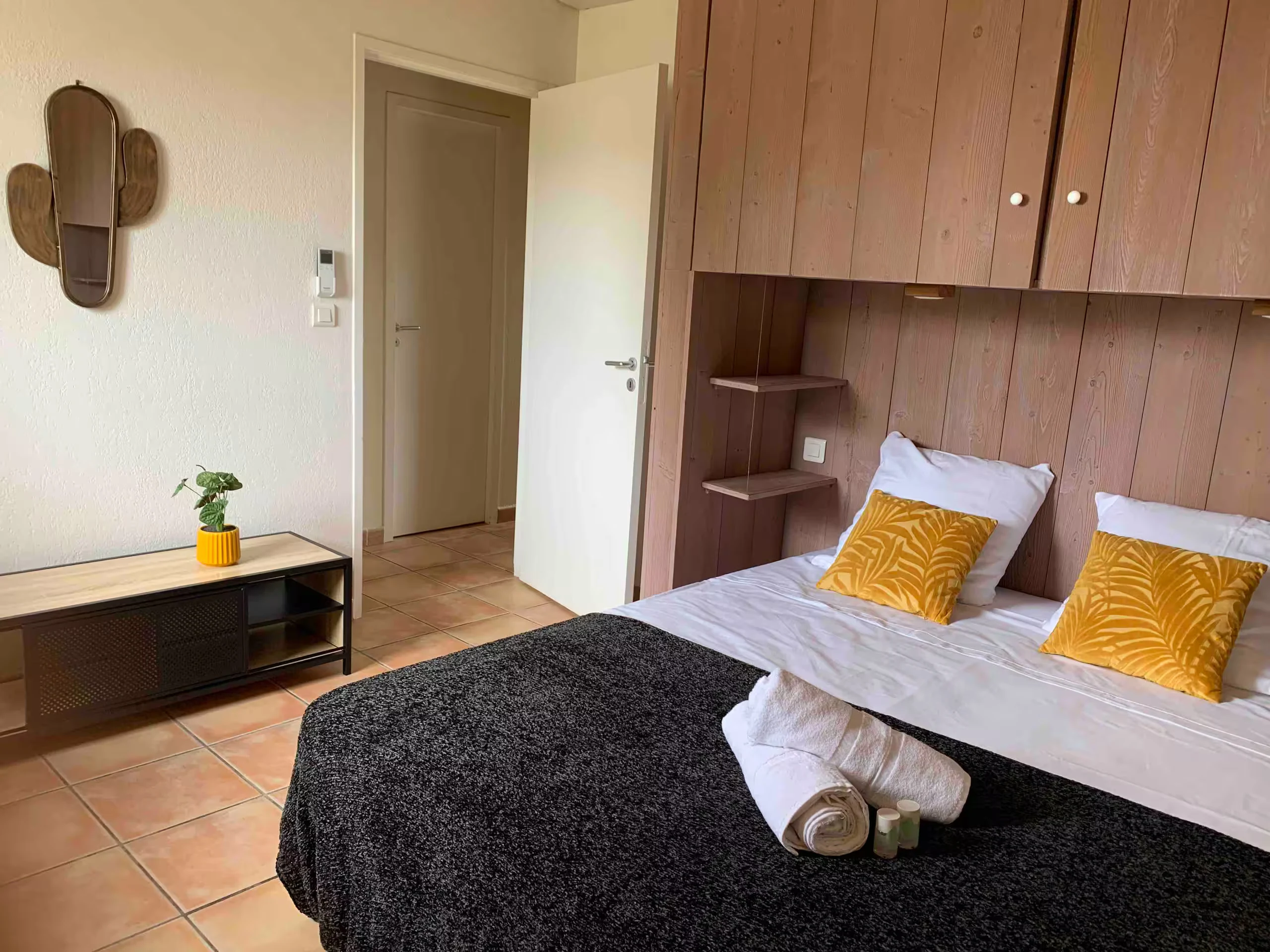 Chambre avec lit queen size